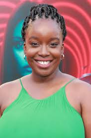 How tall is Lolly Adefope?